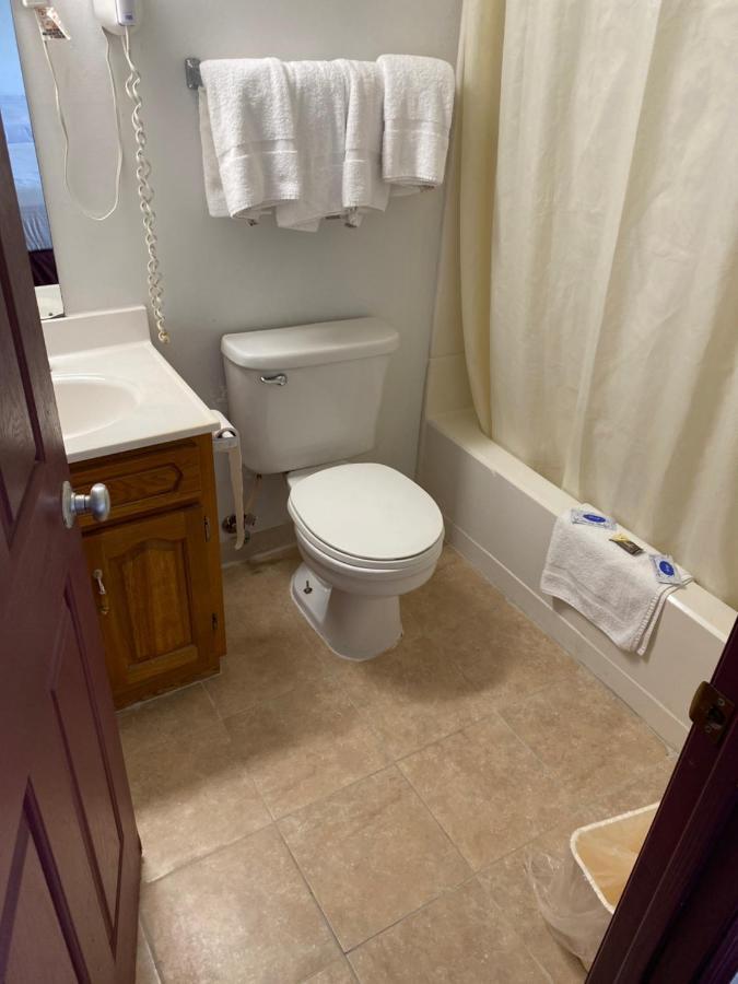 Royal Inn Albany Bagian luar foto