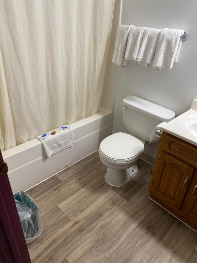 Royal Inn Albany Bagian luar foto