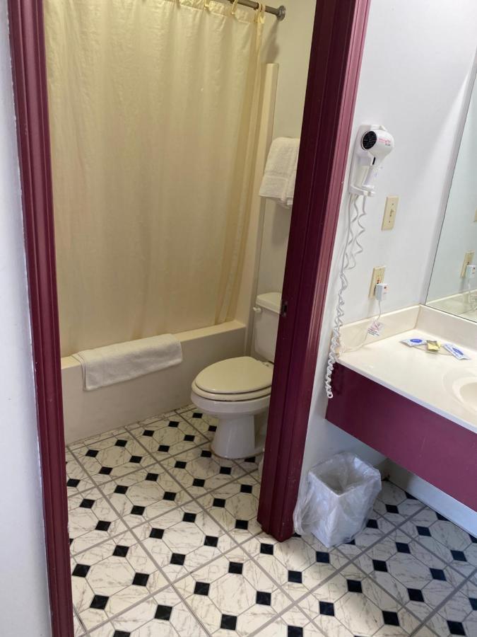 Royal Inn Albany Bagian luar foto