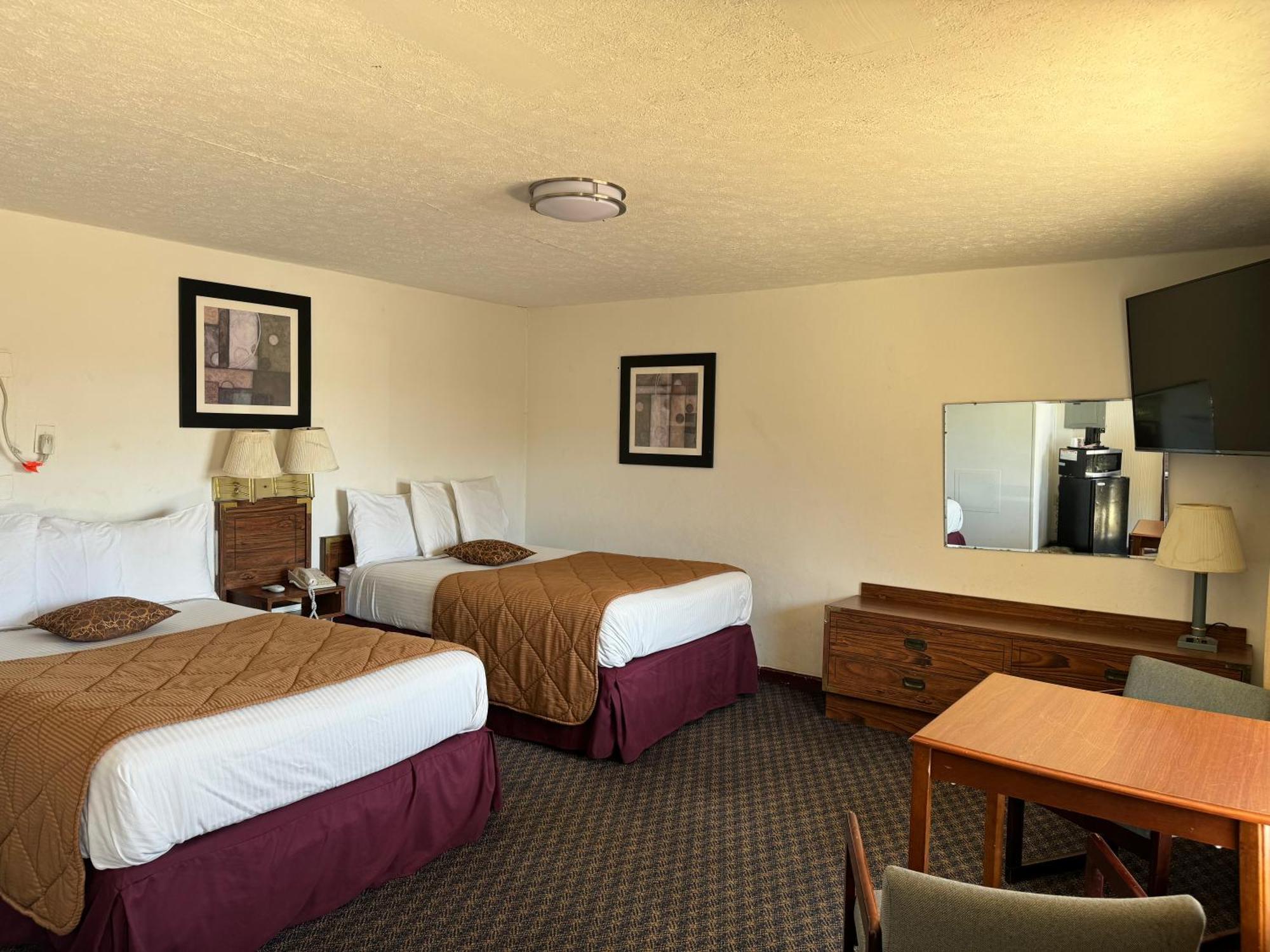Royal Inn Albany Bagian luar foto