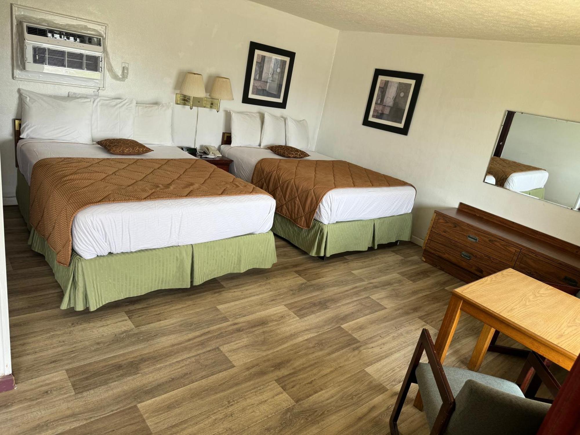 Royal Inn Albany Bagian luar foto
