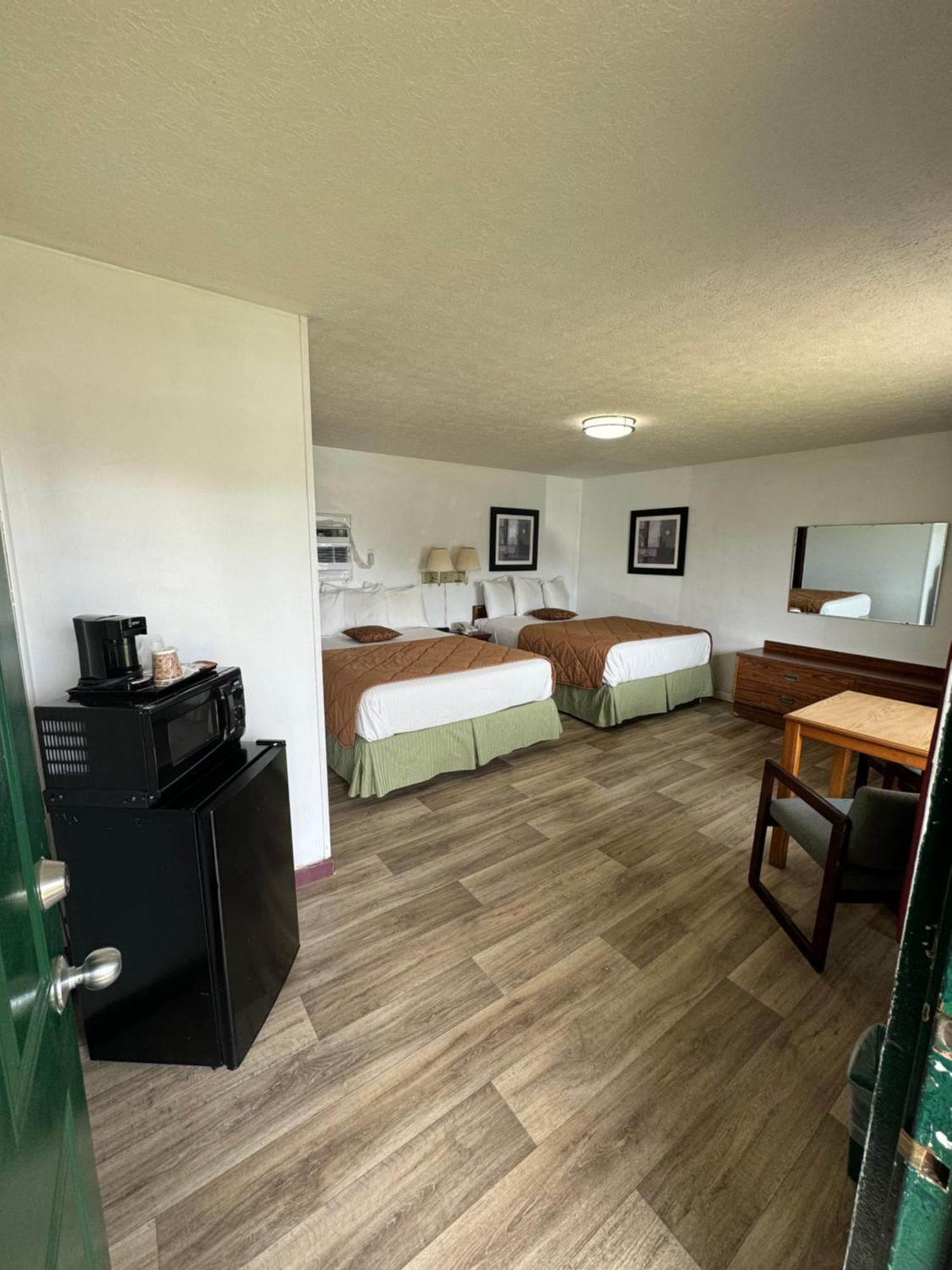 Royal Inn Albany Bagian luar foto