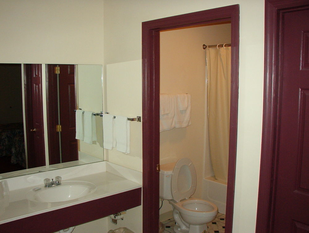 Royal Inn Albany Bagian luar foto