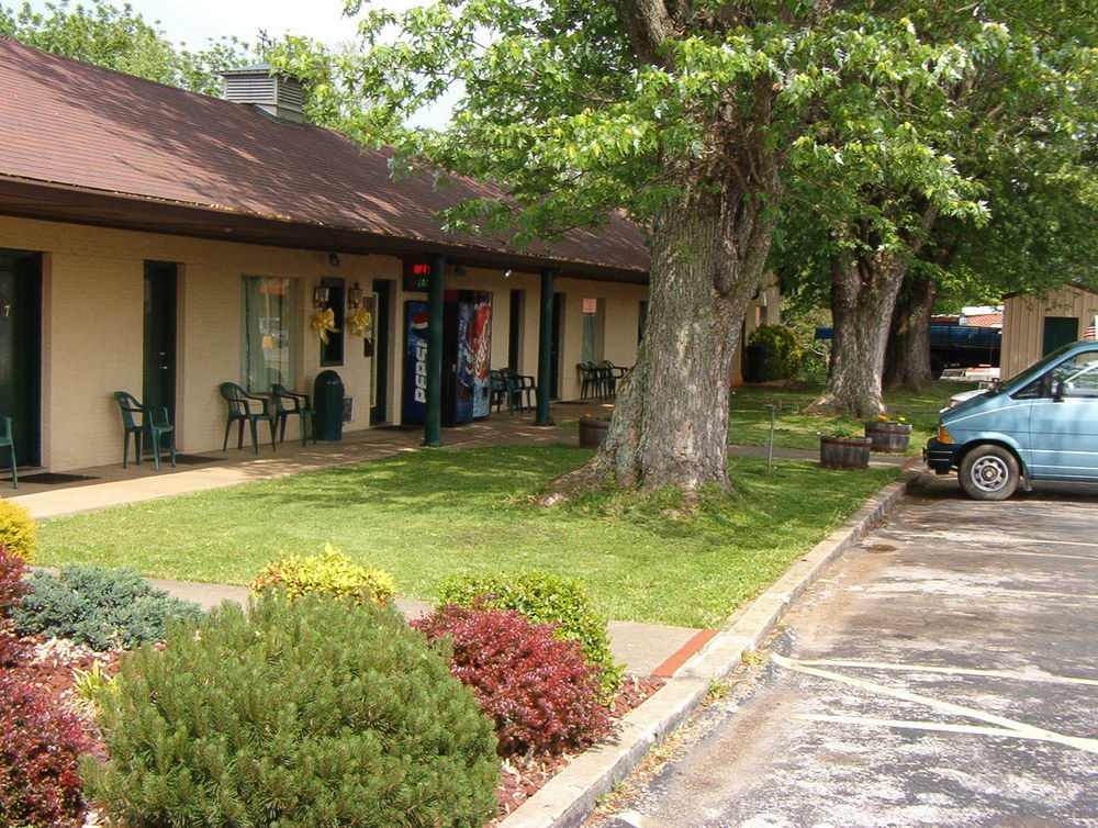 Royal Inn Albany Bagian luar foto